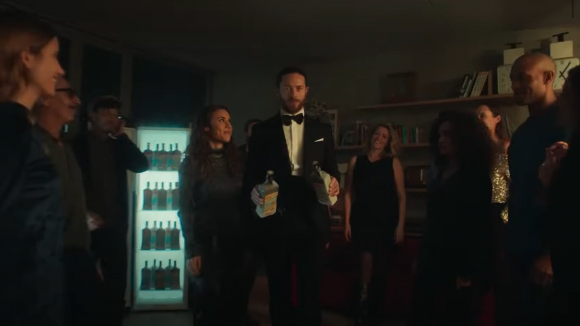 Il protagonista dello spot tv di Amaro del Capo nel nostro loft v4