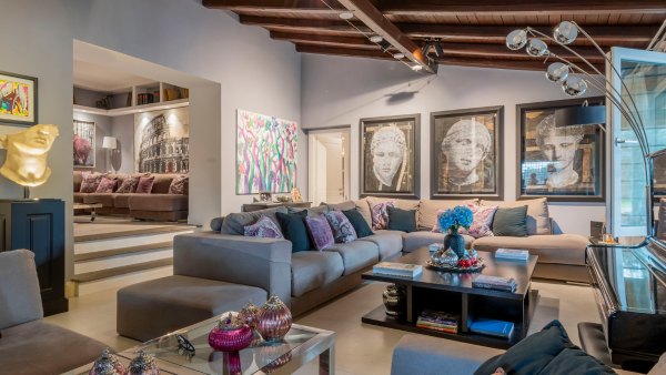 Scopri qui la villa Tago a Roma La zona living della villa Tago a Roma