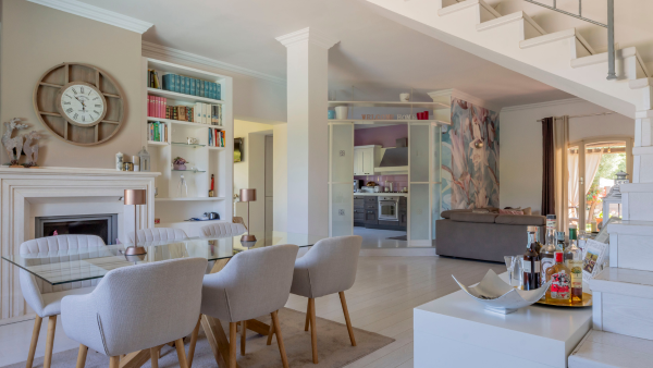 Il salotto della villa Lena a Roma