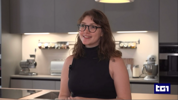Asia, figlia dei proprietari dell'appartamento Gobi Asia, figlia dei proprietari dell'appartamento Gobi