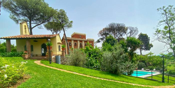 villa a roma con piscina