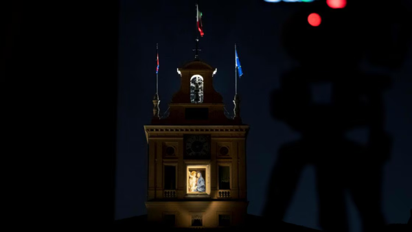 Scopri di più sui monumenti non illuminati Il quirinale al buio durante l'edizione di M'illumino di meno del 2017
