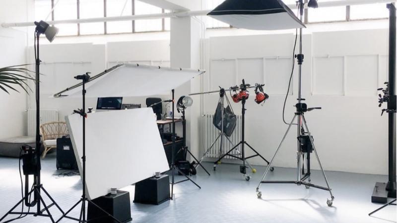 Lo studio di Pachira pronto per gli scatti di Giulio Romito