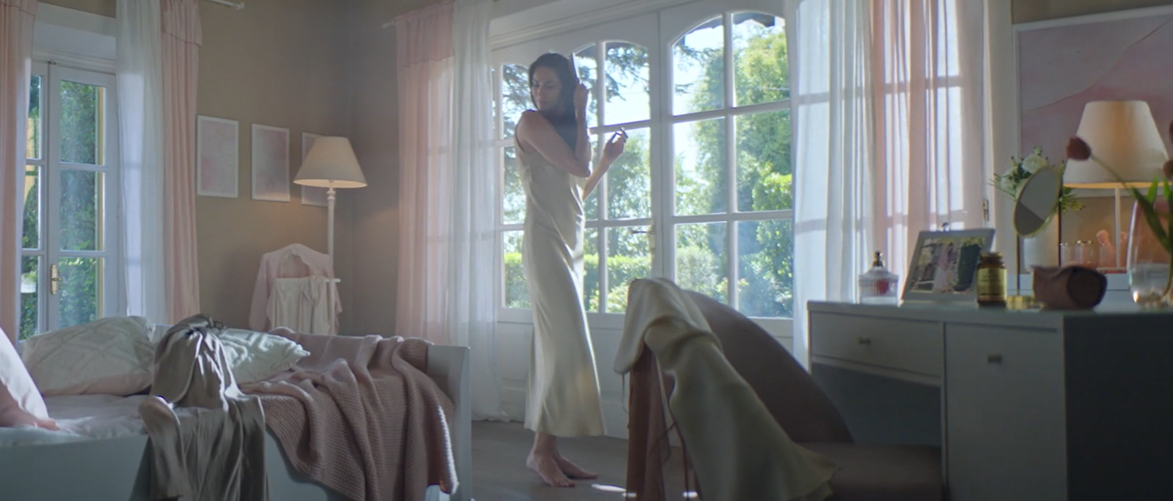 Una foto dello spot di Estetic Formula di Solgar
