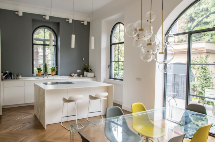 Interni della villa Gardenia a Milano, location dello spot Casa.it