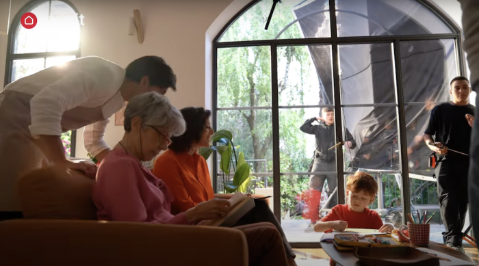 Backstage dello spot di Casa.it nella villa Gardenia a Milano