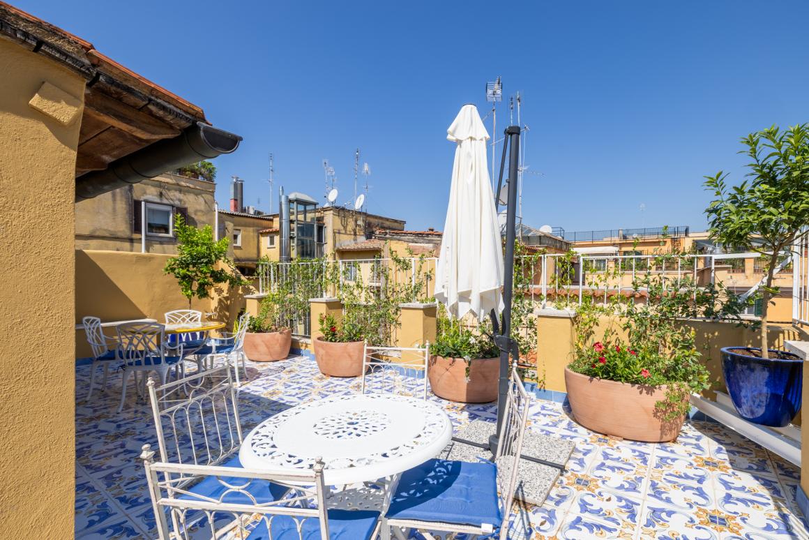 Terrazza luminosa a Roma