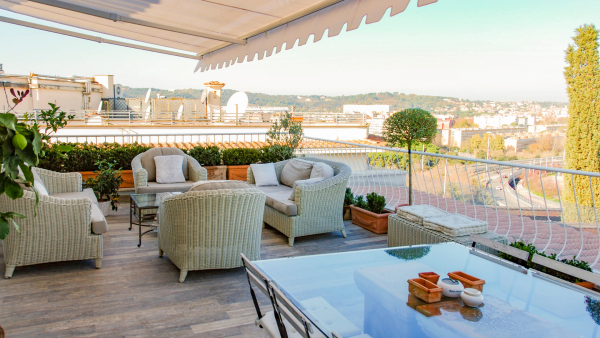 Scopri la Location Erba Cipollina Terrazza per shooting a Roma