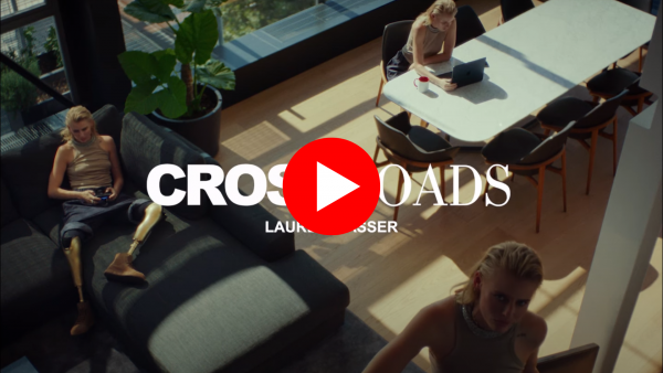 Lauren Wasser nell'episodio di Crossroads dedicato a lei Lauren Wasser nell'episodio di Crossroads dedicato a lei