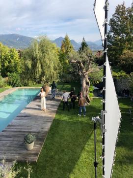 La piscina e il giardino della Location PA183 durante lo shooting Gallotti Radice