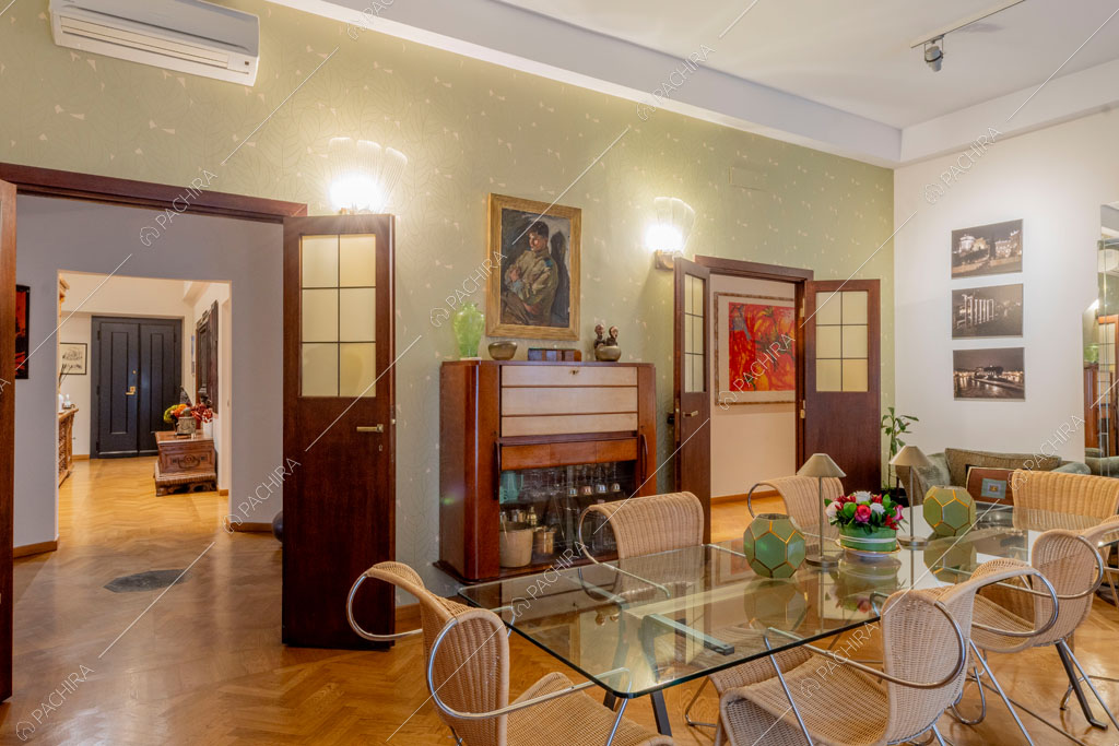 Sala da pranzo dell'appartamento Yalu, location in stile contemporaneo a Roma