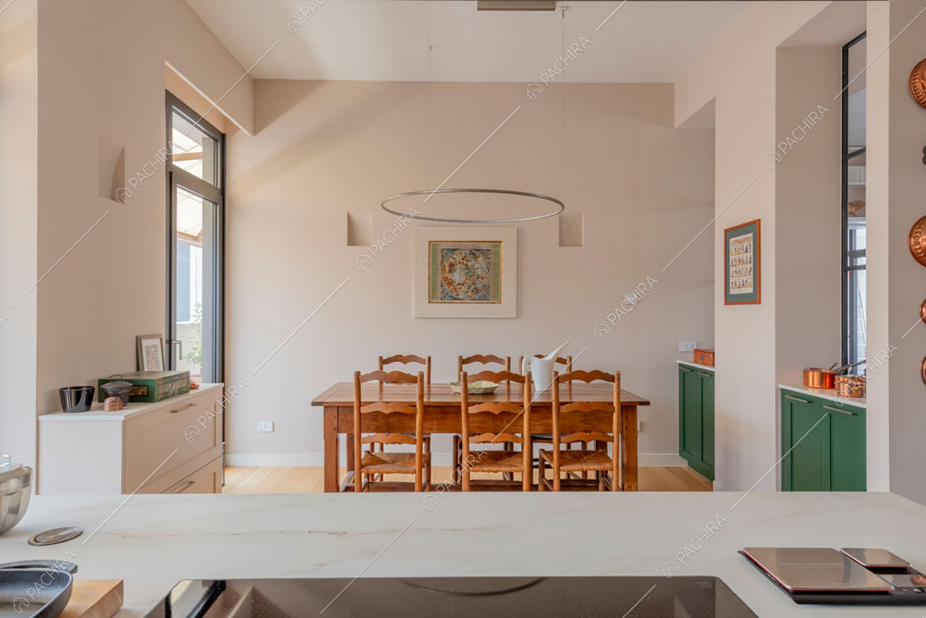Cucina dell'appartamento Foehn, location in stile contemporaneo a Milano