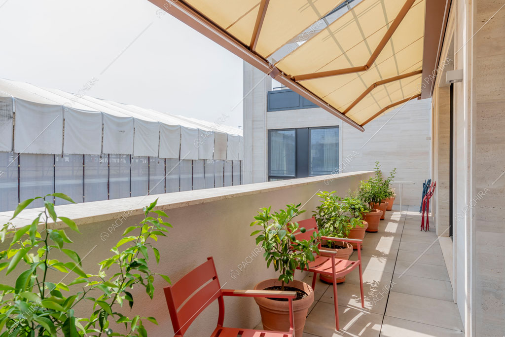Terrazza dell'appartamento Foehn, location in stile contemporaneo a Milano