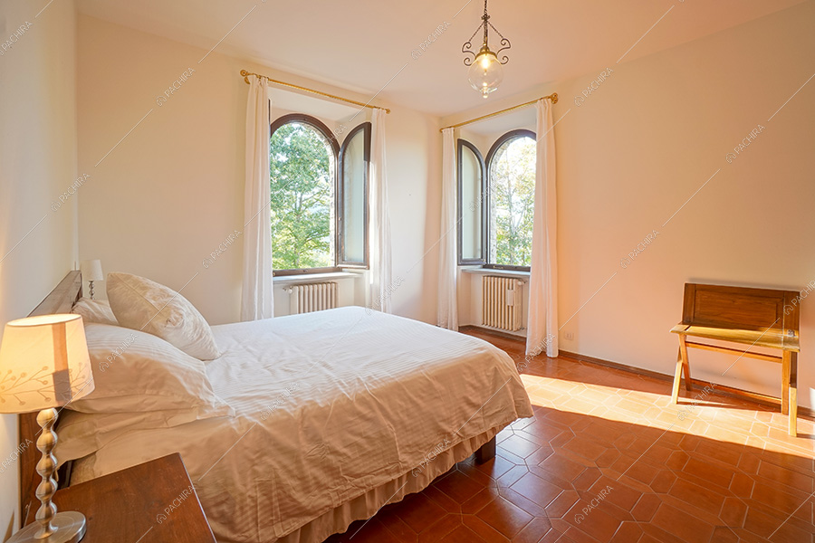 Camera da letto della villa rustica Tapioca, location per shooting a Rimini