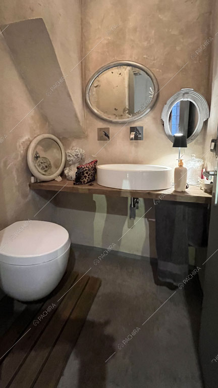 Bagno della villa Andesine, location in stile moderno a Roma