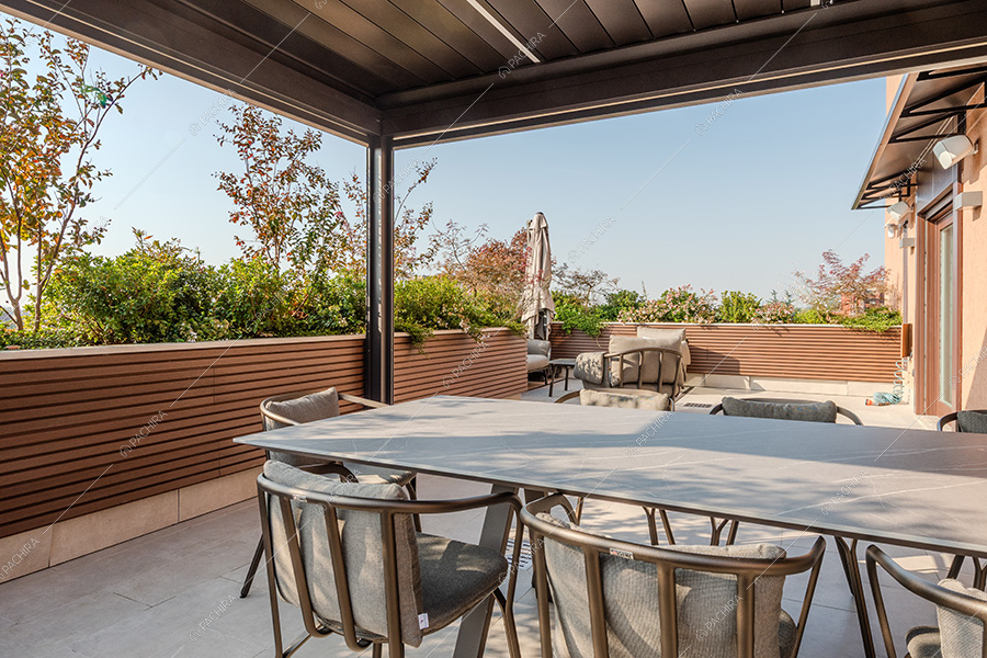 Terrazza della location Ebano, attico in stile classico a Milano