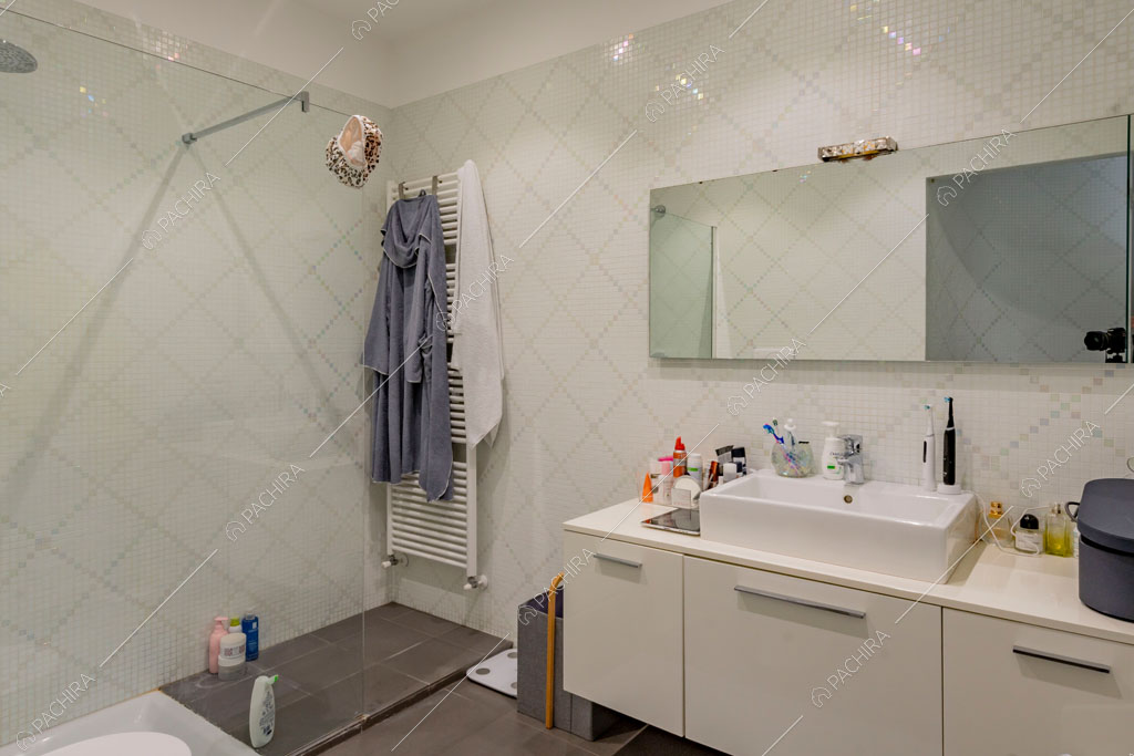 Bagno della villa Darling, location in stile contemporaneo a Monza