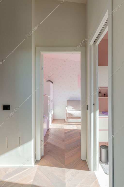Corridoio della villa Warta, location in stile contemporaneo a Monza