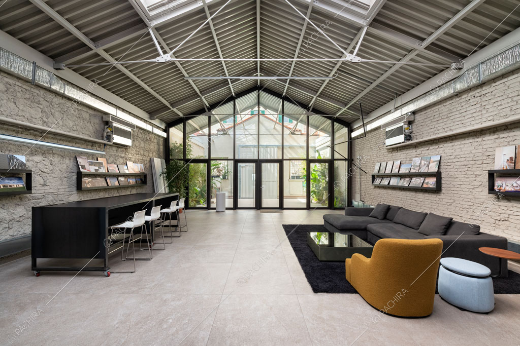 Sala dell'espositivo Ossa, location in stile moderno a Roma