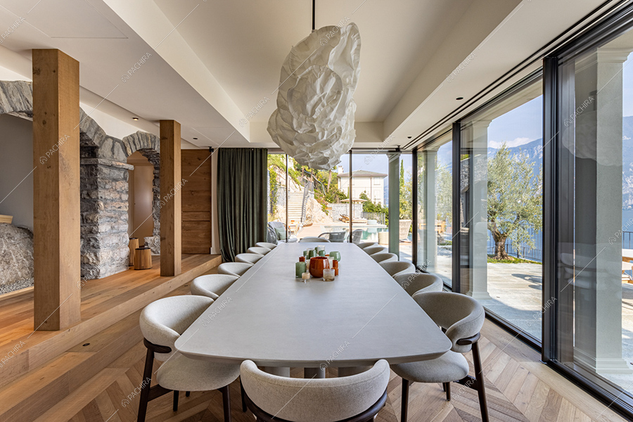 Sala da pranzo della villa Argento, location in stile moderno a Como