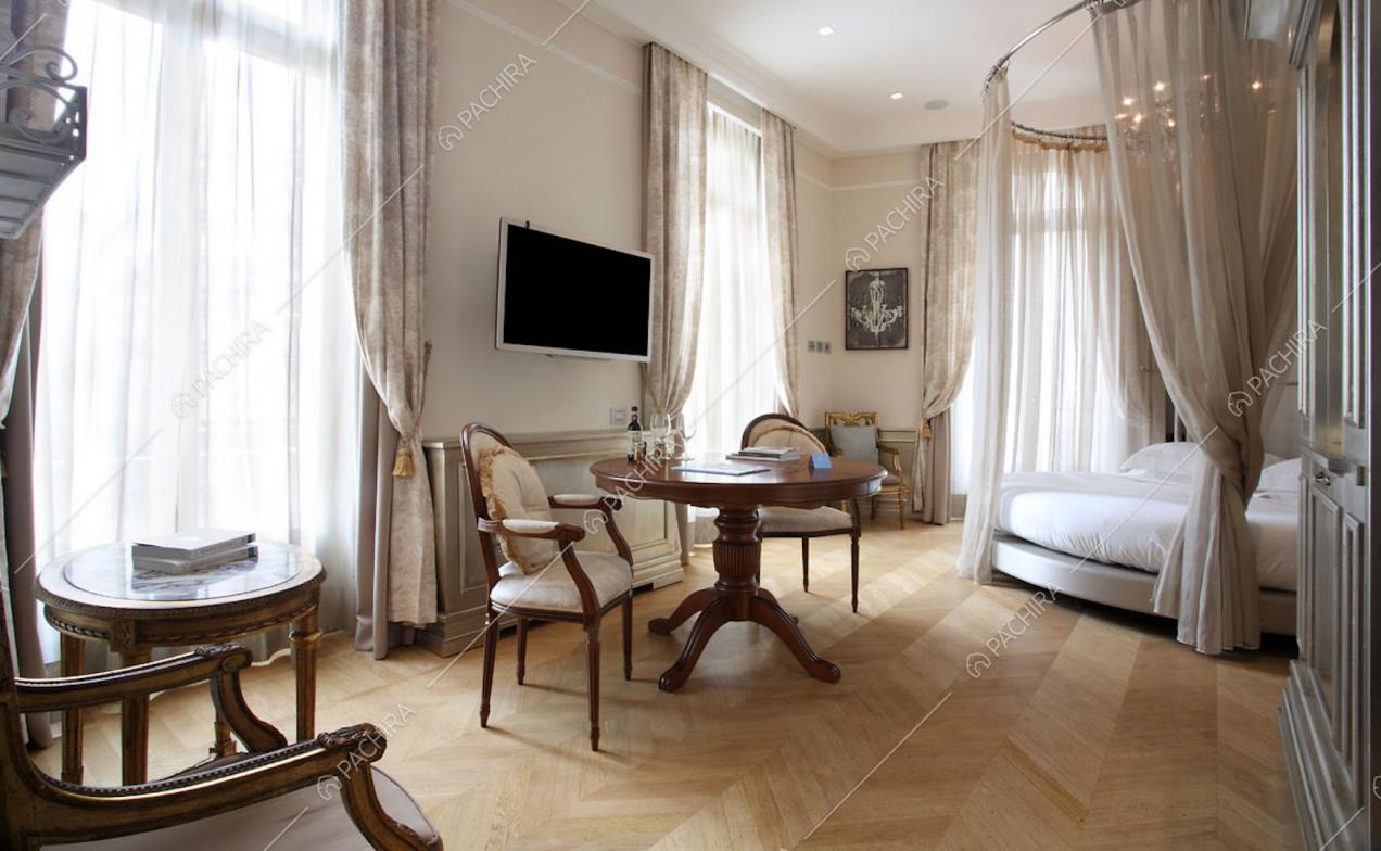 Camera con letto rotondo