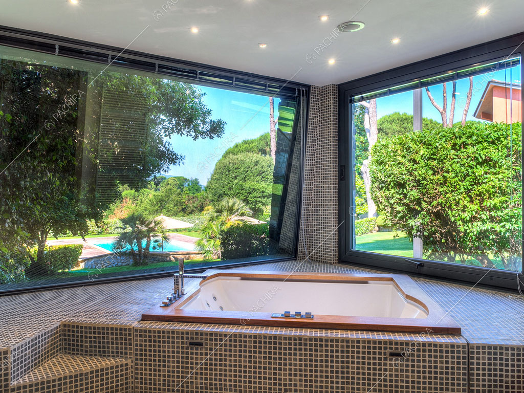 Idromassaggio della villa Kunzite, location in stile moderno a Roma