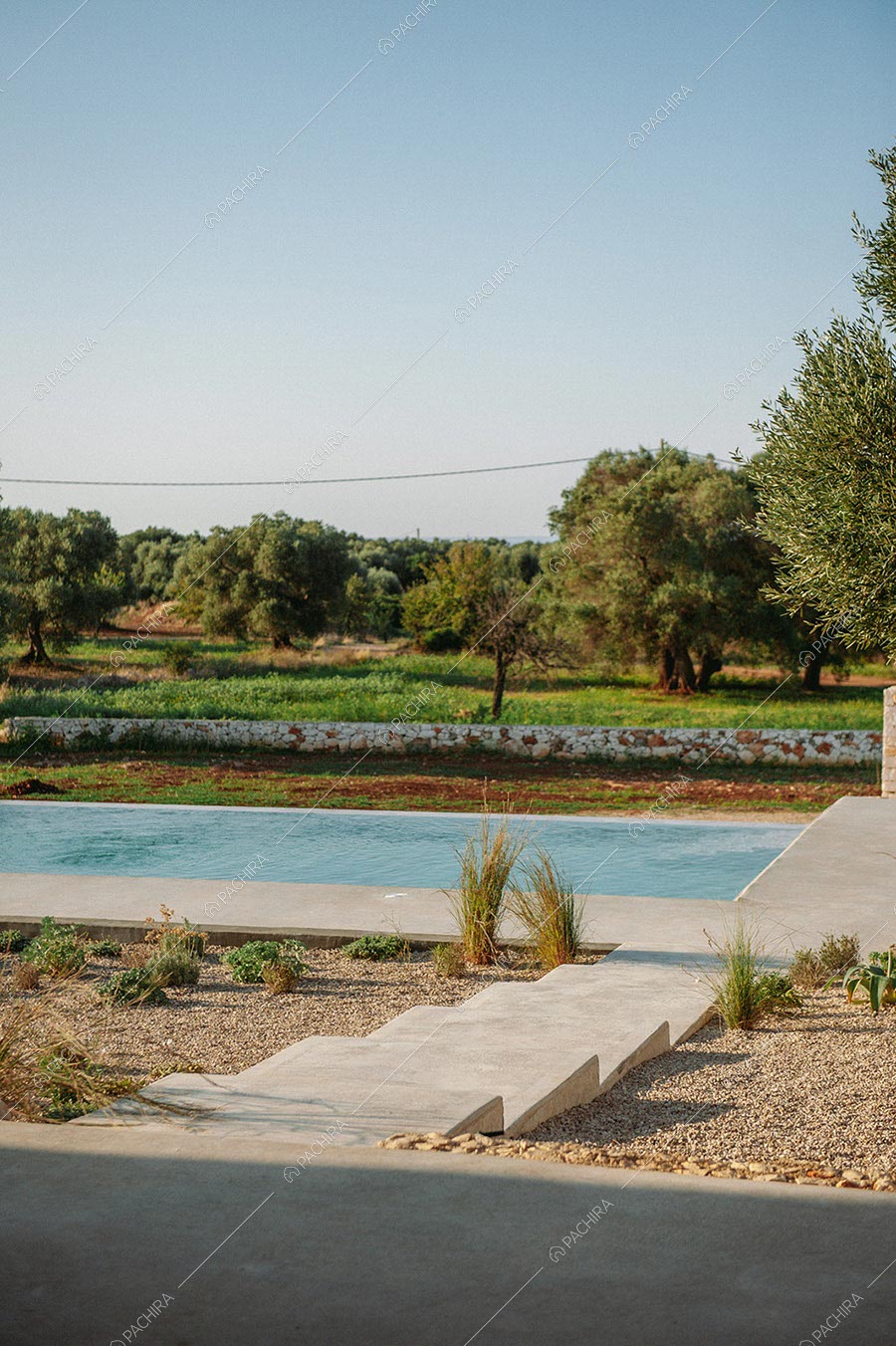 Piscina della villa Malacca, location in stile contemporaneo a Brindisi