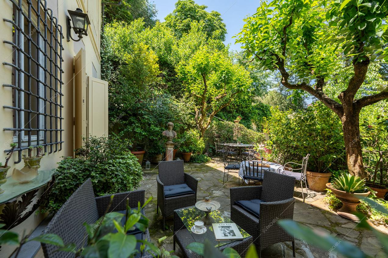 Giardino della villa Gombo, location in stile moderno a Firenze