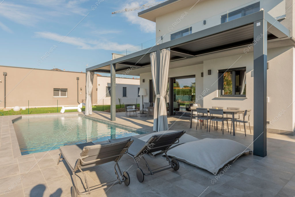 Veranda della villa Warta, location in stile contemporaneo a Monza