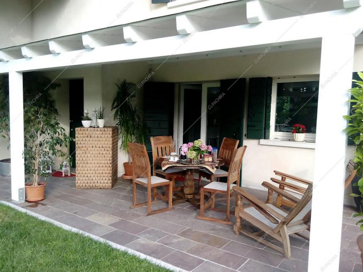 Veranda con porticato e zona relax