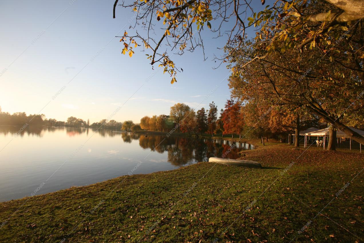 Suggestiva vista sul lago