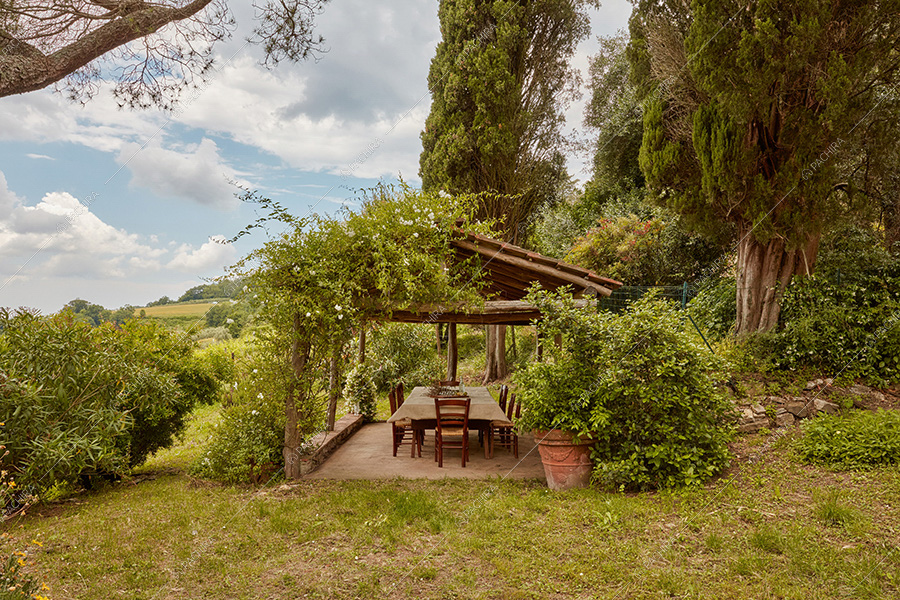 Veranda della masseria Mincio, location in stile rustico a Lucca
