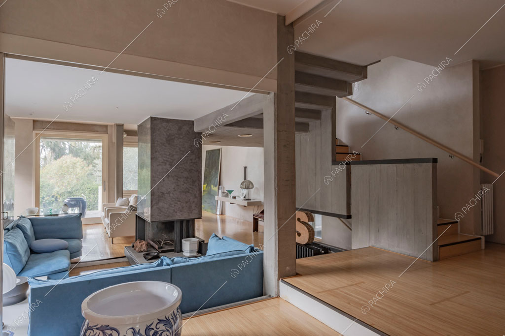 Vista sulla zona living della villa China, location in stile contemporaneo a Roma