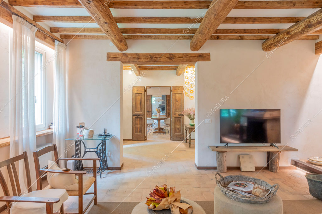 Salotto della villa Missouri, location in stile rustico a Mantova