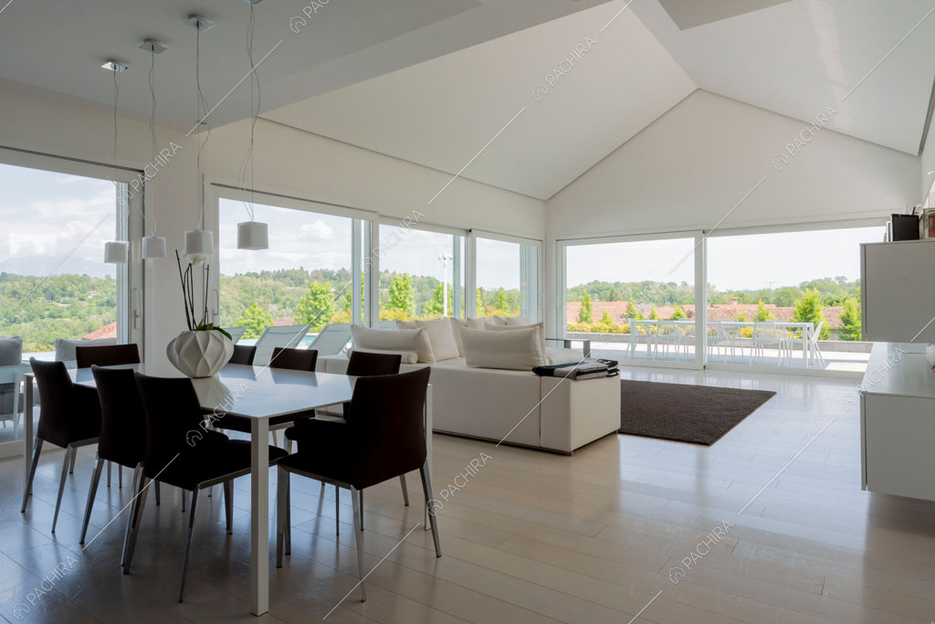 Zona living della villa Coral, location in stile contemporaneo a Como