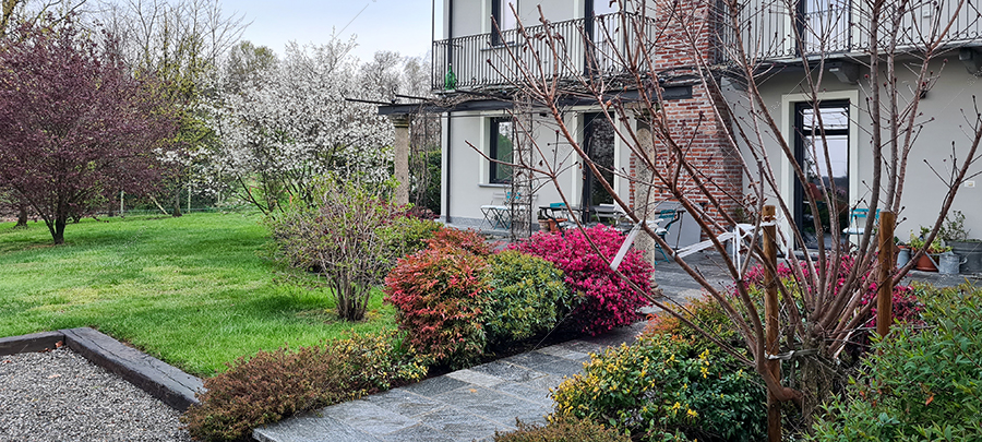 Esterni della villa Jaspis, location in stile moderno a Novara