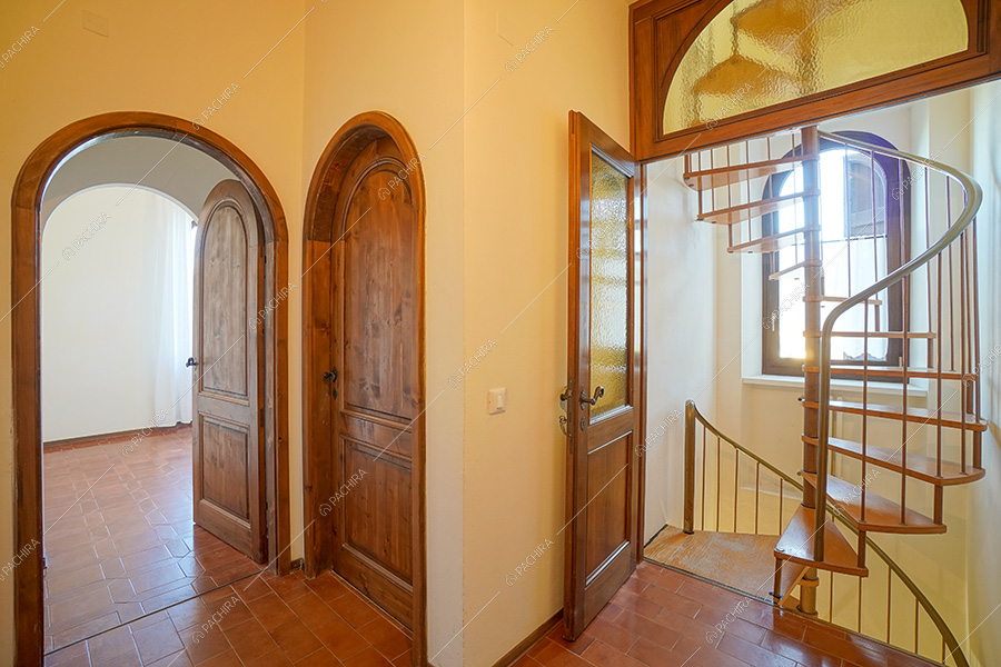 Pianerottolo della villa rustica Tapioca, location per shooting a Rimini