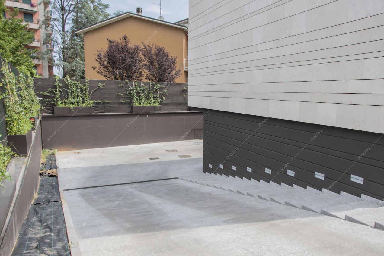 Vialetto di accesso al garage