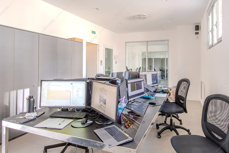 Ufficio dell'espositivo Tatra, location in stile contemporaneo a Milano