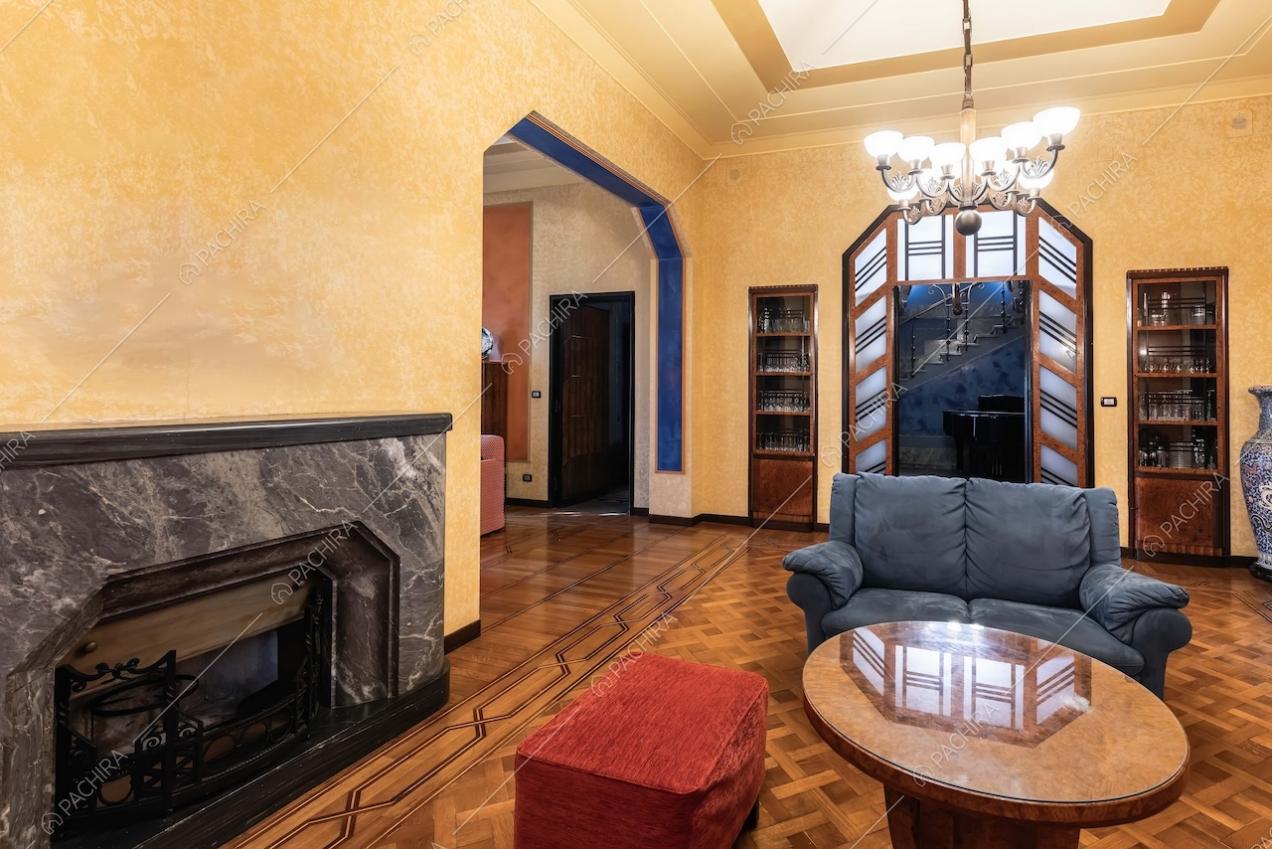 Sala della villa Adamite, location in stile classico a Savona