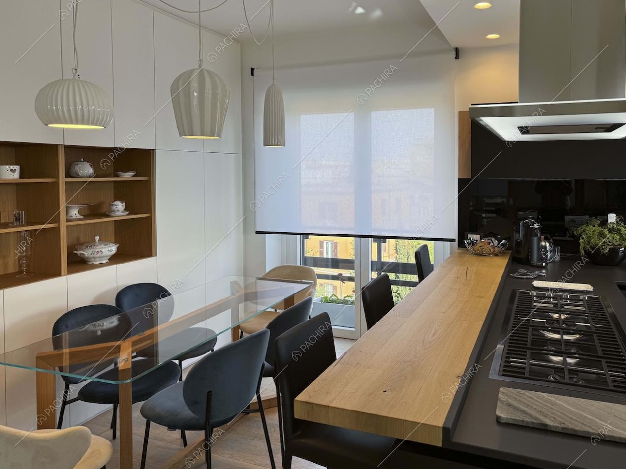 Cucina dell'appartamento Gesso, location in stile contemporaneo a Roma