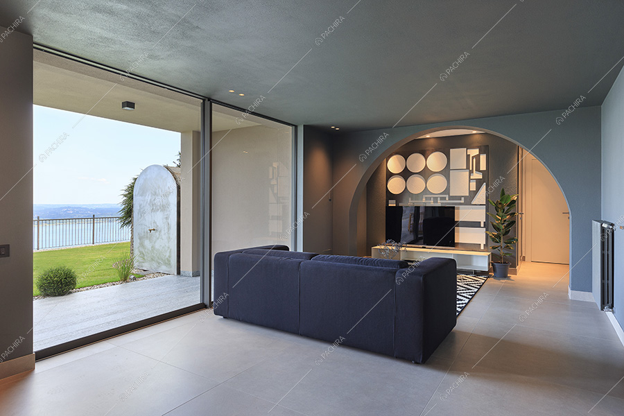 Salotto della villa moderna Cleome, location per shooting a Verbania