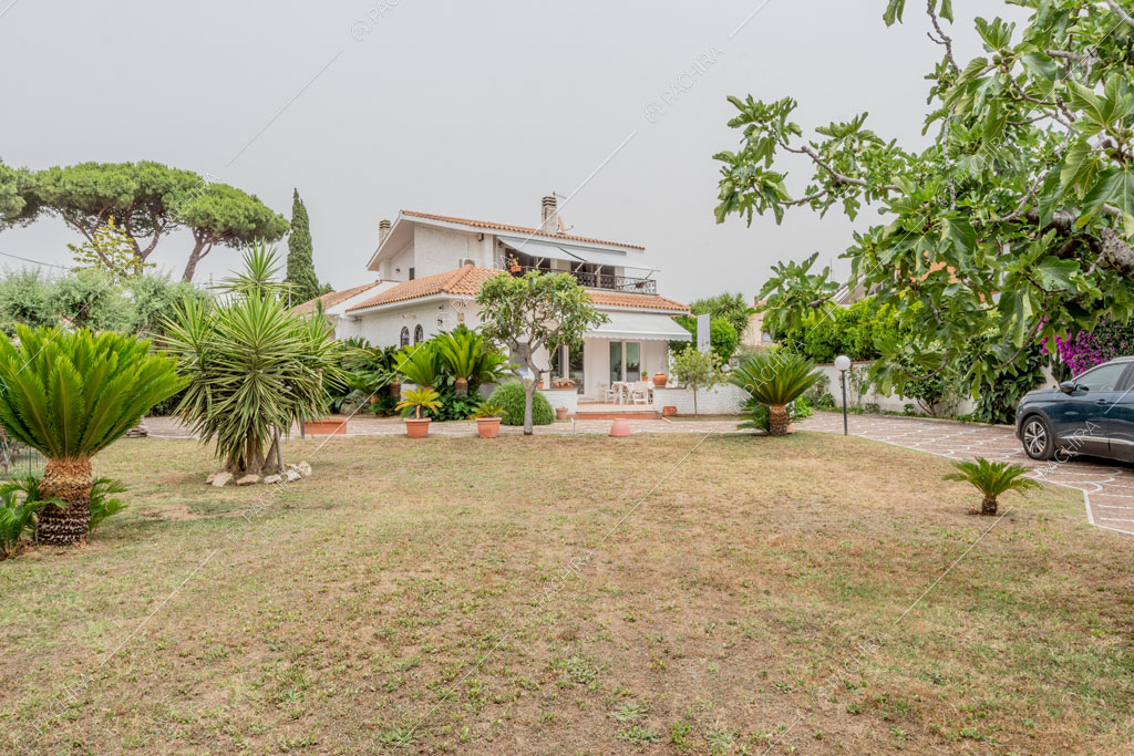 Giardino della villa Pino Mugo, location in stile moderno a Roma