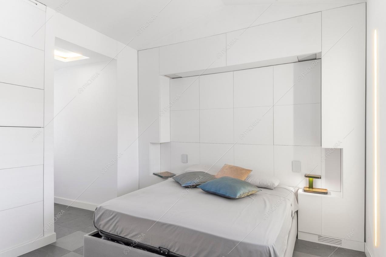 Camera da letto matrimoniale total white