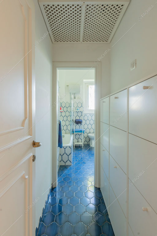 Bagno della dimora storica Logan, location in stile classico a Roma