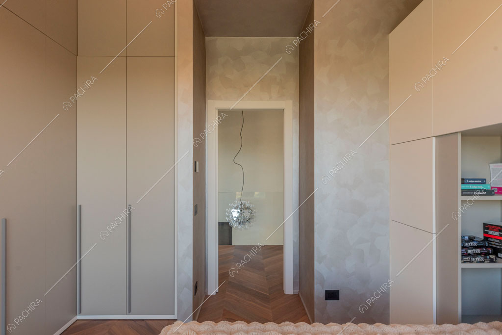 Camera da letto della villa Warta, location in stile contemporaneo a Monza