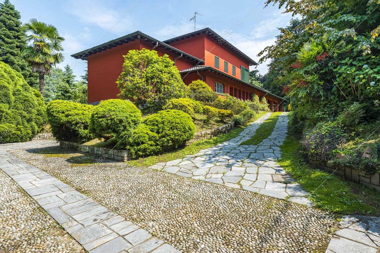 Vialetto della villa Archibusa, location in stile classico a Como