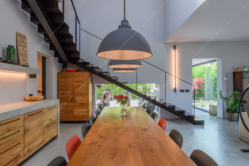 Luminosa zona living della villa Aral, location in stile contemporaneo a Monza