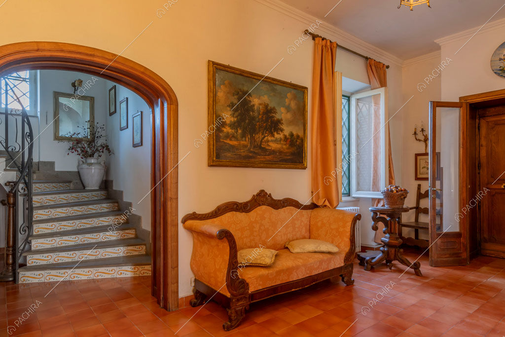 Atrio della dimora storica Logan, location in stile classico a Roma