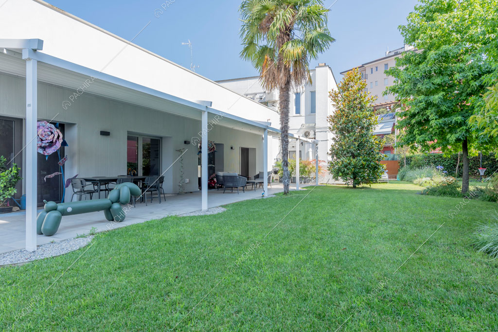 Giardino del loft Graviola, location in stile contemporaneo a Milano